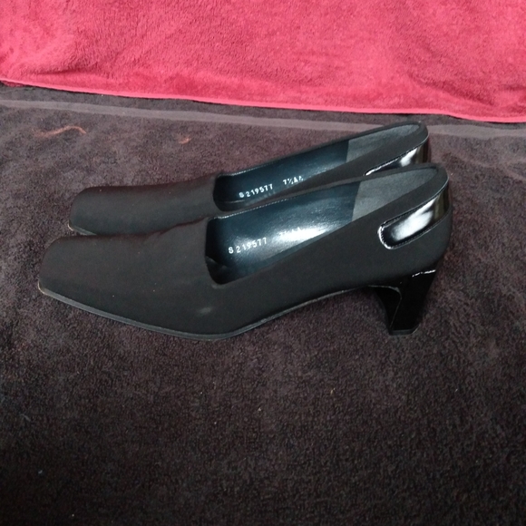 Stuart Weitzman 7.5AA Classic Pumps Block Heels - Picture 3 of 8